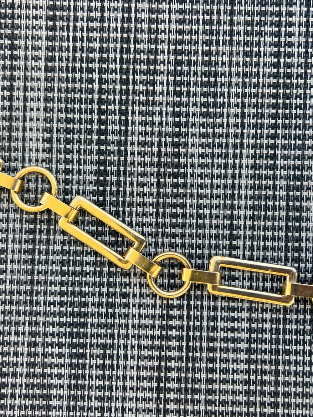 Chic Gold Chain Be - Picture 3 of 4